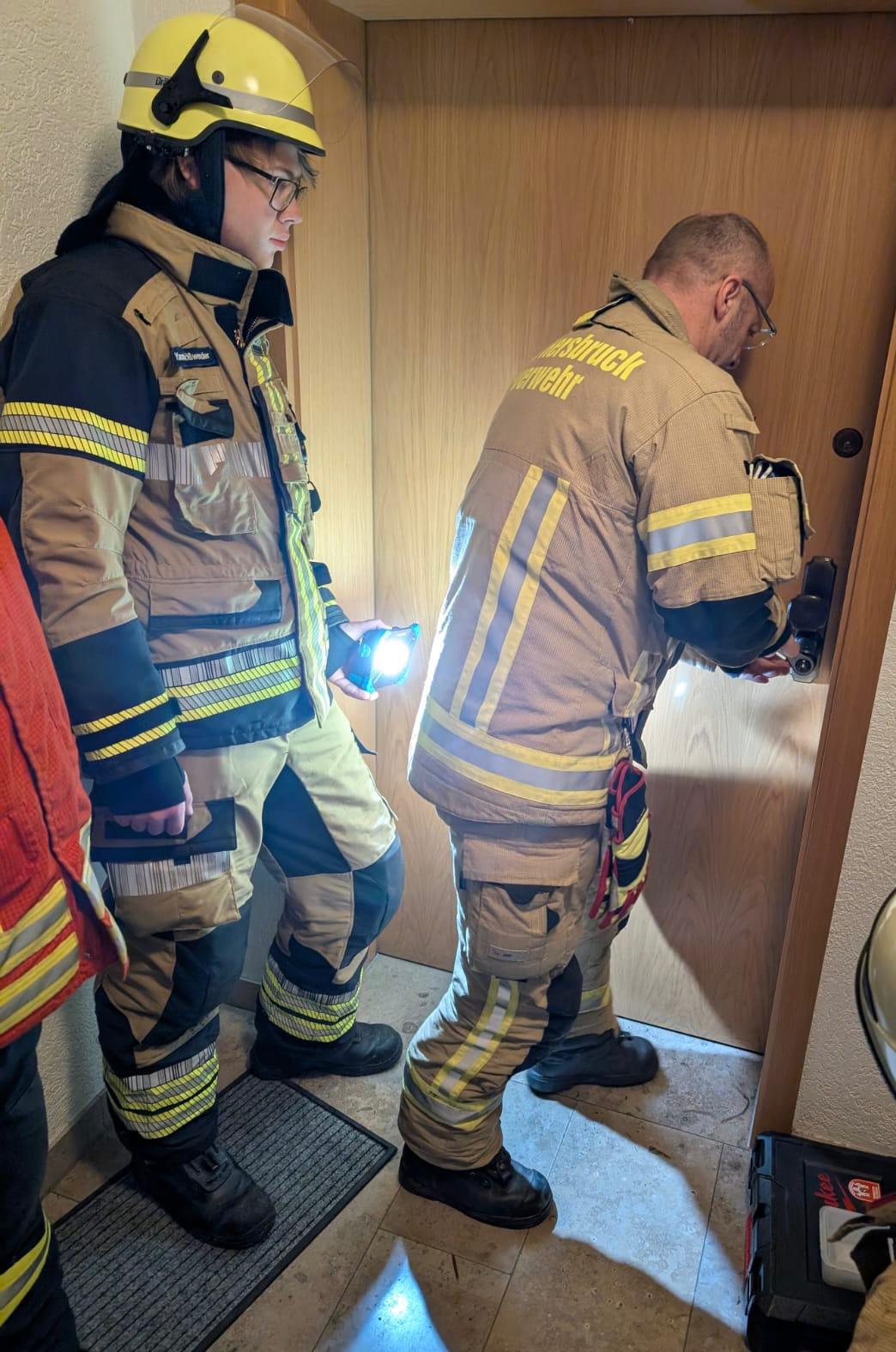 Einsatzfoto Amtshilfe - Wohnung öffnen 