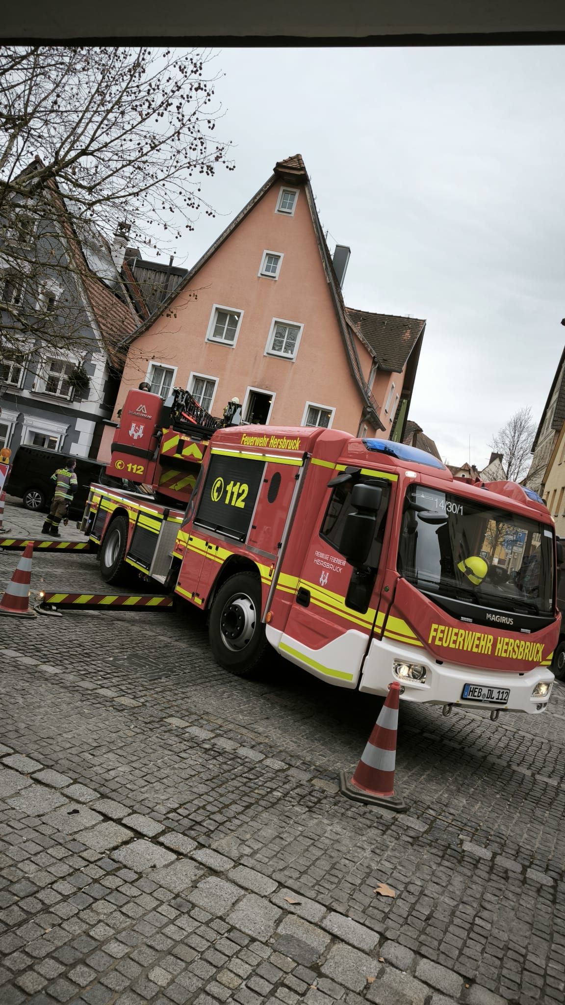 Einsatzfoto Rettung über Drehleiter 