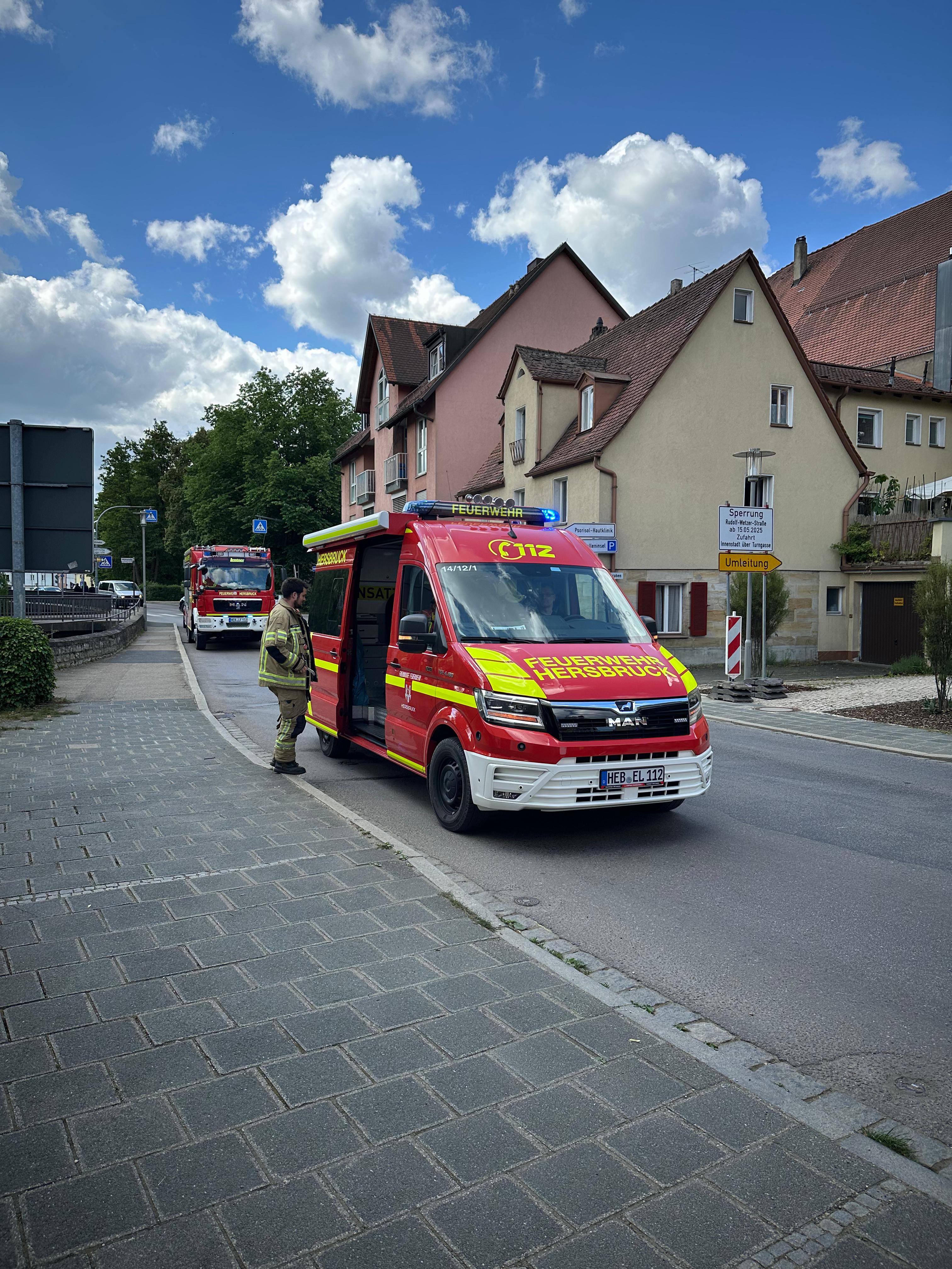Einsatzfoto B 3 - im Gebäude - ...