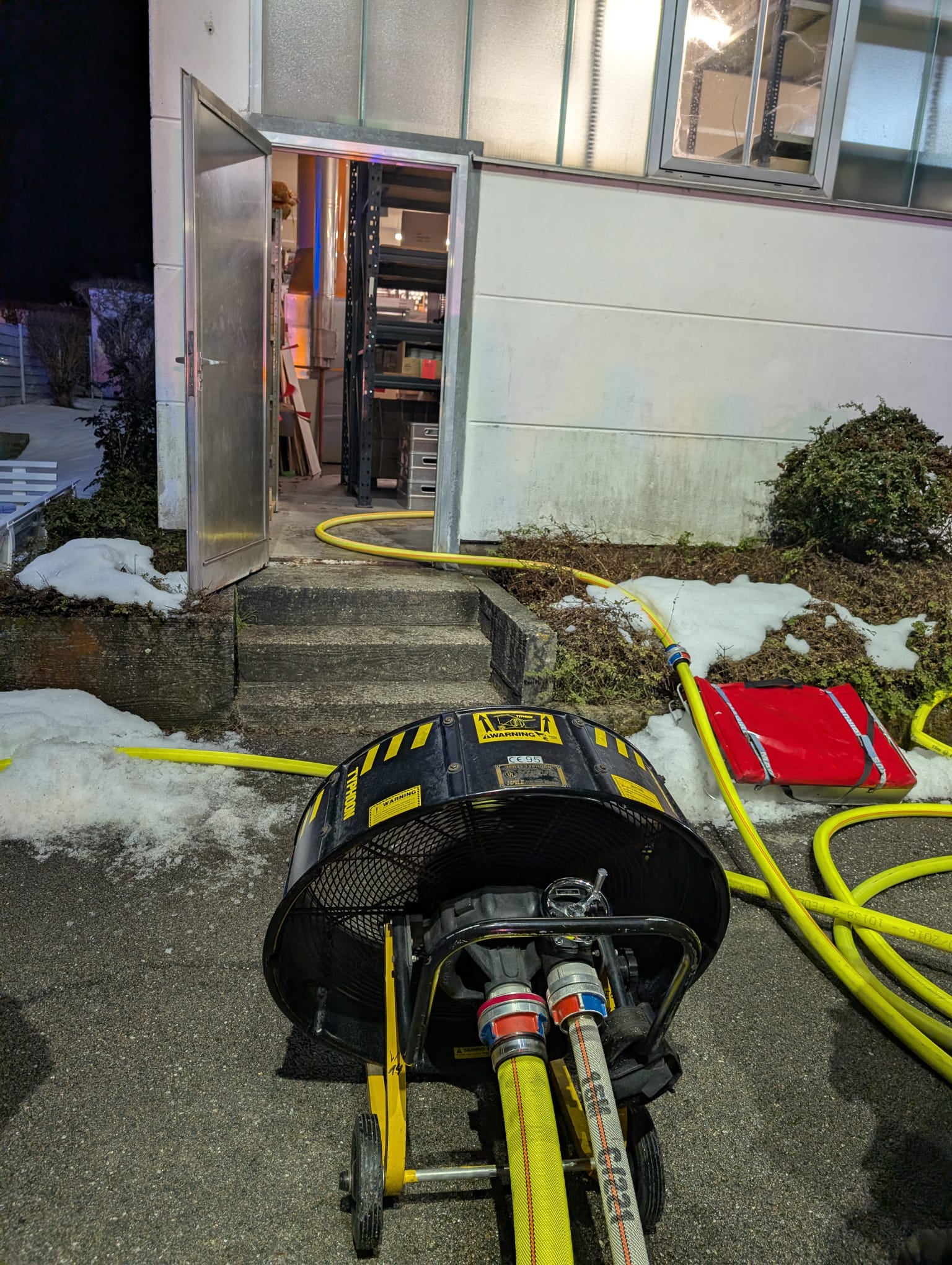 Einsatzfoto  B 4 - Gewerbe / Industrie - ...