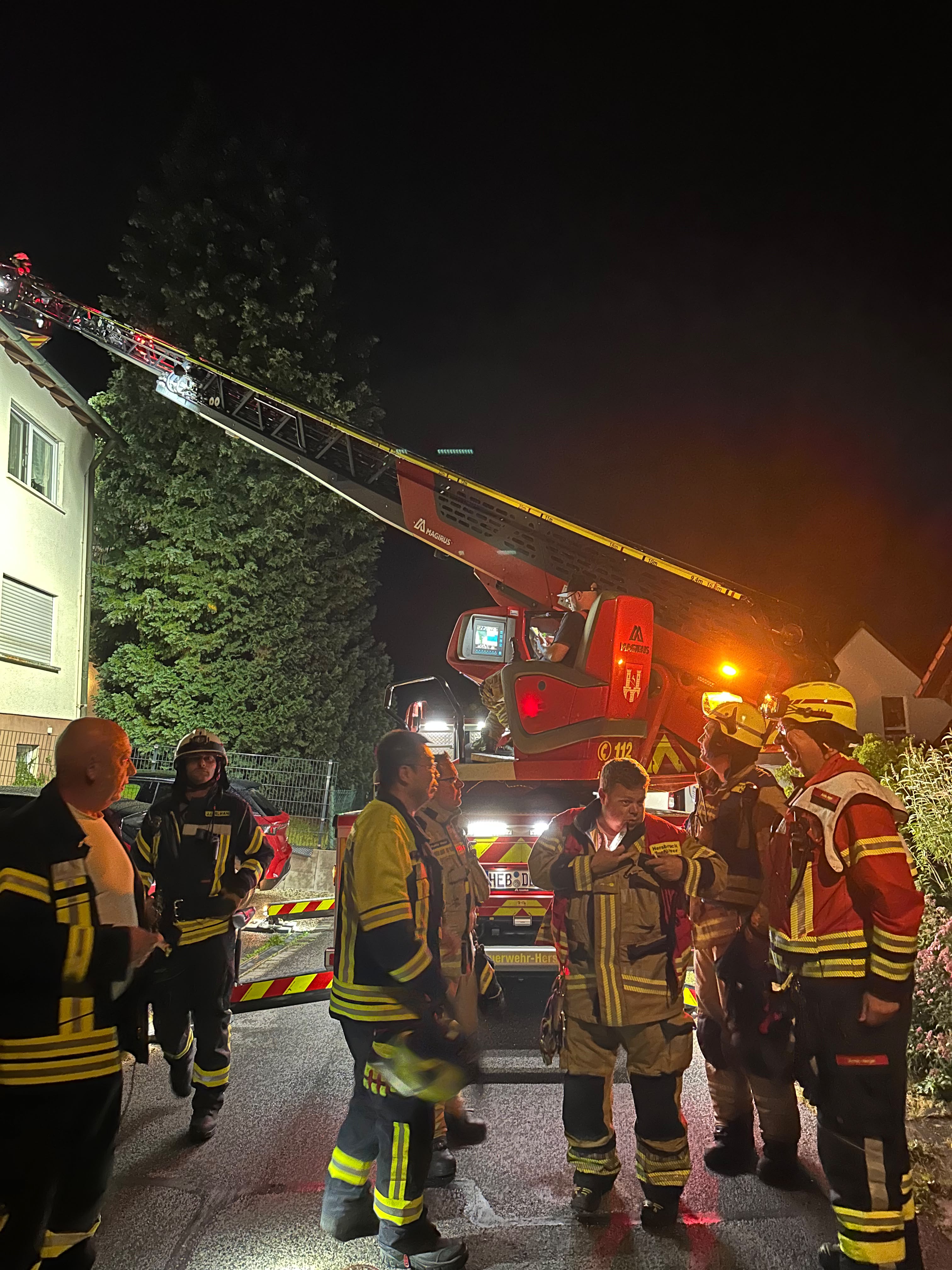 Einsatzfoto B 3/RD 1 - im Gebäude - ...