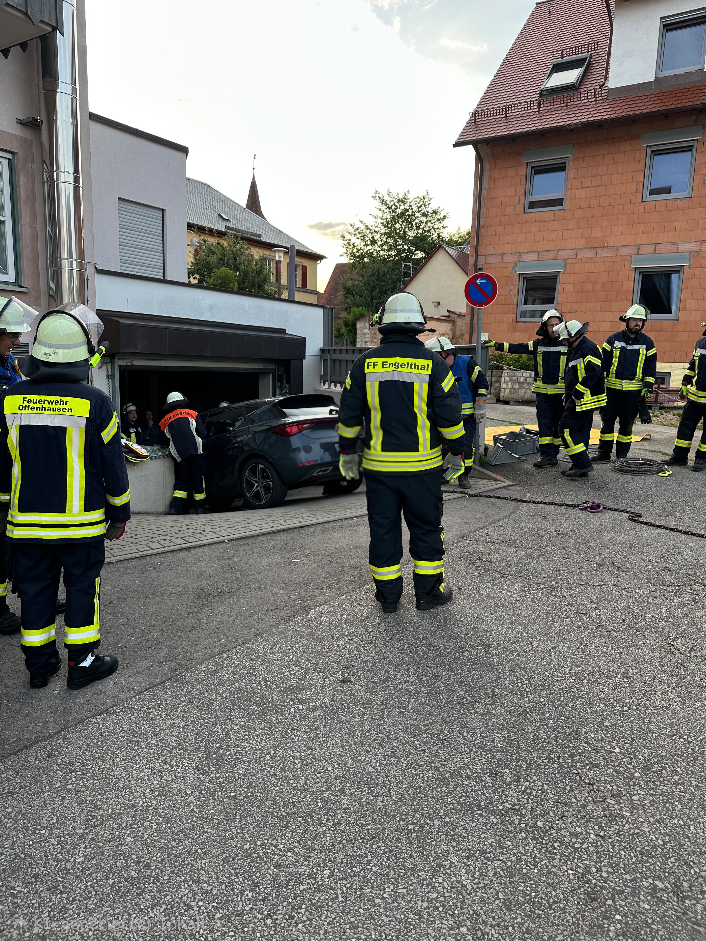 Einsatzfoto  THL 3 - VU - 1 oder 2 PKW, ...